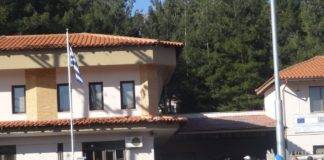 «Προσκύνημα» και… καυγάδες για μια σακούλα τρόφιμα στις αποθήκες «ΤΕΒΑ» στην Ξάνθη