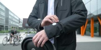 Το «έξυπνο» ρούχο που κατευθύνει ποδηλάτες και ενημερώνει και τους οδηγούς