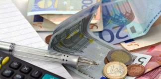 Με το χέρι στην τσέπη: Τι πρέπει να πληρώσουμε μέχρι τέλος του έτους