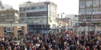 Β. Κακουριώτης και…χριστουγεννιάτικες εκπλήξεις στην κεντρική πλατεία Ξάνθης