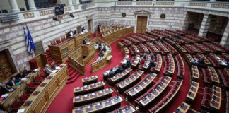 Δημ. Καζάκης: «Έχουν δεσμεύσεις από τους δανειστές – Ενδεχομένως και μια αιφνιδιαστική προσφυγή στις κάλπες μετά τις γιορτές»