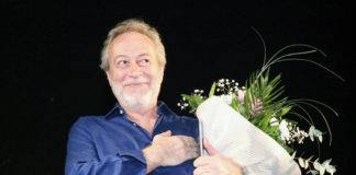 Ο Γρηγόρης Βαλτινός τραγούδησε για το Γηροκομείο Ξάνθης «Ο Μέγας Βασίλειος»