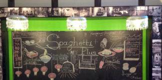 Ο νεαρός Σταύρος Τοπαλίδης στο «τιμόνι» του «SPAGHETTI PLUS»