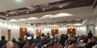 Αποδιοργανωμένη, με λίγο κόσμο και πολλά… «φάουλ» η εκδήλωση με τον Β. Μεϊμαράκη στην Ξάνθη