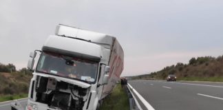 Φορτηγό εξετράπη της πορείας του στην Εγνατία