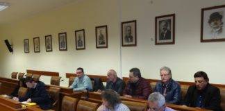 Με 2.700.000 ευρώ θα μας αλλάξει ο δήμος τα… «φώτα» – «Εκτός» διαγωνισμού οι 4 από τους 6 εργολάβους για τις παιδικές χαρές