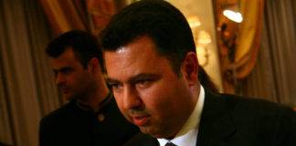 O Λαυρεντιάδης, το ξεφόρτωμα της ELFE και ο «μπροστινός» ιερέας