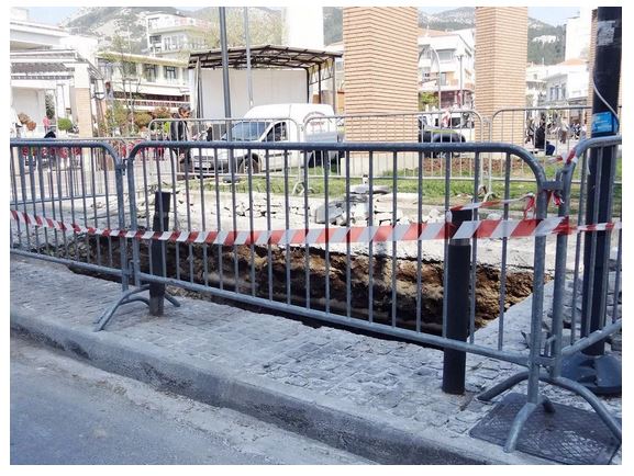 ΚΑΔΟΙ ΠΛΑΤΕΙΑ