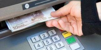 ATM: Έρχονται αυξήσεις στις χρεώσεις για αναλήψεις μετρητών από άλλη τράπεζα
