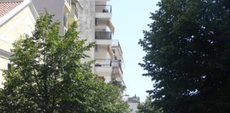 Πριν λίγο: Παραλίγο τραγωδία – Άνδρας στην οδό Μ. Καραολή, απειλούσε να αυτοκτονήσει