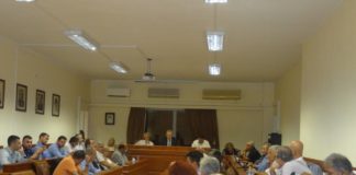 Με το καλημέρα βγήκαν τα… «μαχαίρια»!