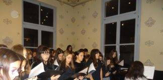 Ήταν ένα ξεχωριστό «πάρτυ» γενεθλίων για τον Μάνο Χατζιδάκι, στο σπίτι του!