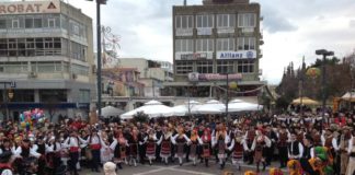 Παράδοση και λαογραφία “πρωταγωνίστησαν” στην κεντρική πλατεία Ξάνθης (φωτό και βίντεο)
