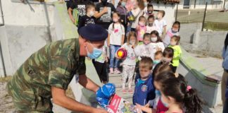 Η/Υ, προβολικά μηχανήματα, βιβλιοθήκες, ηλεκτρικές συσκευές, επιτραπέζια παιχνίδια και μπάλες ποδοσφαίρου σε 17 μειονοτικά σχολεία της ορεινής Θράκης