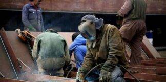 Κορωνοϊός: Ασφαλείς εντός και εκτός, οι «ξενιτεμένοι» εργάτες της Ξάνθης