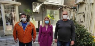 Μοίρασαν ψάρια απο Βιστωνίδα και Κεραμωτή σε κοινωνικές δομές των Σερρών