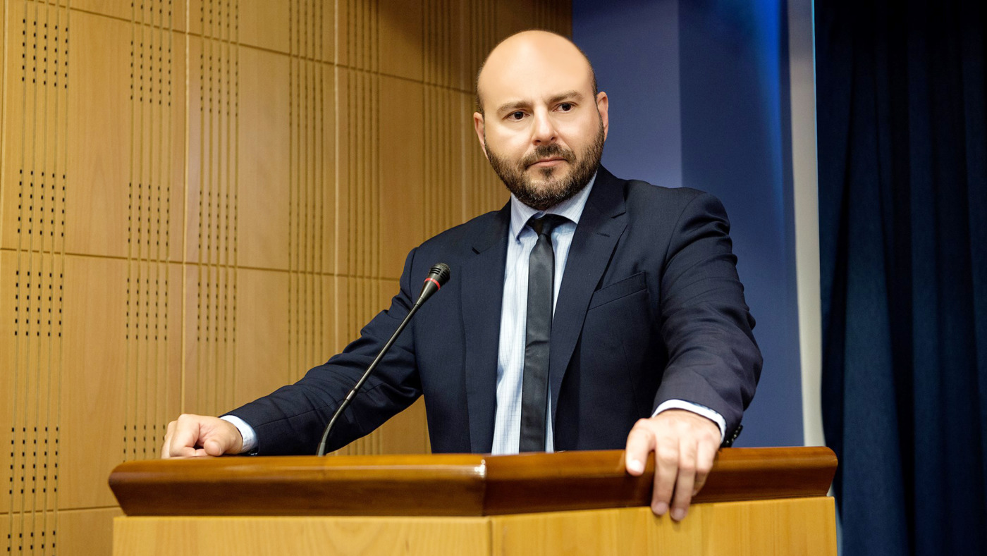 ΕΕ