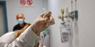 Αιχμηρή ανακοίνωση των Νοσοκομειακών Ιατρών Ξάνθης για τους εμβολιασμούς