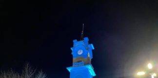 25η Μαρτίου: Φωτισμένο με την… Γαλανόλευκη, το ρολόι της Ξάνθης