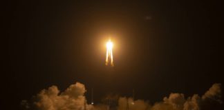 Πότε πέφτει στη Γη από το Διάστημα ο εκτός ελέγχου κινεζικός πύραυλος: Πόσο πρέπει να ανησυχούμε