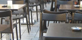 Αλαλούμ και στις αδειοδοτήσεις των «τραπεζοκαθισμάτων» λόγω covid..