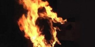 Στη Θεσσαλονίκη με εγκαύματα τρίτου βαθμού ο 70χρονος Ξανθιώτης που αυτοπυρπολήθηκε