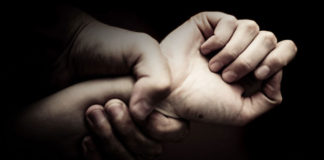 ΕΛ.ΑΣ: 30 καταγγελίες και 14 συλλήψεις για ενδοοικογενειακή βία, μέσα σε 24 ώρες