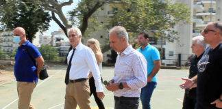 Ανακοίνωση των «τεσσάρων» της αντιπολίτευσης του Δήμου Ξάνθης για την ξενάγησή τους στο κολυμβητήριο από τον Δήμαρχο