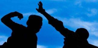 Εξελίσσεται σε… «βεντέτα» η άνευ λόγου κόντρα μεταξύ νεαρών από την Μύκη και τον Κένταυρο