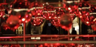 Κορονοϊός: «Γρίφος» το πώς θα κάνουμε Χριστούγεννα φέτος – Τις επόμενες ημέρες οι αποφάσεις