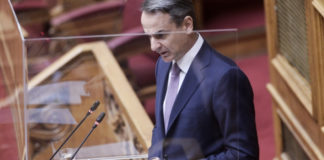 Μητσοτάκης: 900 ευρώ σε υγειονομικούς το Δεκέμβρη – Επίδομα 250 ευρώ σε χαμηλοσυνταξιούχους