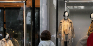 Χειμερινές εκπτώσεις: Ξεκινούν στις 10 Ιανουαρίου, ανοιχτά τα καταστήματα την Κυριακή 16 Ιανουαρίου