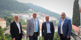 «Αποστασιοποιείται» ο Παπαχρόνης από τους «4» της αντιπολίτευσης;