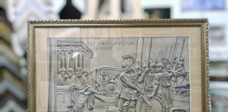 Δια χειρός Κ. Τσολακίδη, ο πίνακας-δώρο του Δ’ ΣΣ στην Πρόεδρο της Δημοκρατίας