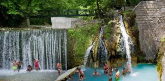 Επίδομα λουτροθεραπείας: Ποιοι παίρνουν 150 ευρώ από τον ΕΟΠΥΥ