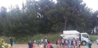 Μικροί εθελοντές, καθάρισαν το αλσύλλιο στο Πόρτο Λάγος