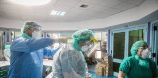 Βράβευση των τριών νοσηλευτριών για την προσφορά τους στην εθνική προσπάθεια αντιμετώπισης της Covid-19 στο Σισμανόγλειο Αθηνών