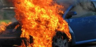 Πυρκαγιά σε ΙΧ στο Ανάχωμα Κοσύνθου – Επιχείρησαν 5 πυροσβέστες και 2 οχήματα