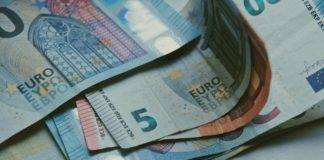 Εισφορά Αλληλεγγύης τέλος: Τι κερδίζουν δημόσιοι υπάλληλοι και συνταξιούχοι