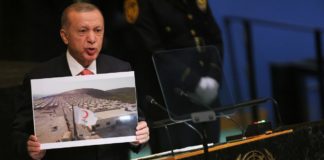 Ερντογάν: Με fake news και ψεύτικους χάρτες πάει στην Πράγα