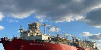 Σε εμπορική λειτουργία από 1η Οκτώβρη το FSRU της Αλεξανδρούπολης – Η γεωπολιτική σημασία του πλωτού τερματικού σταθμού αποθήκευσης και αεροποίησης φυσικού αερίου