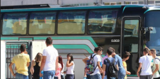 Καμία σχολική εκδρομή μέχρι τα Χριστούγεννα – Η πρόταση των καθηγητών που «άναψε φωτιές»