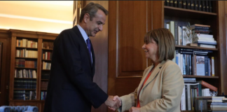 Μητσοτάκης: Πιλοτικά στα σχολεία locker για τα κινητά – Γεγονός η πρώτη αποβολή σε μαθητή