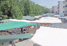 Τα έκανε “μούσκεμα” ο καιρός στο Παζάρι Ξάνθης – Μετατίθεται για την Δευτέρα η λειτουργία του