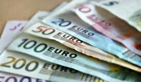 Πληρωμές: Πότε καταβάλλονται τα επιδόματα και το δώρο Χριστουγέννων – Τι ισχύει