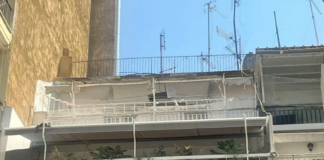 Γονείς παράτησαν το μωρό τους στο μπαλκόνι και πήγαν για ύπνο