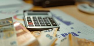 ΑΑΔΕ: Στο «στόχαστρο» 930 για φοροδιαφυγή – Ξεκινούν οι έλεγχοι για ξέπλυμα χρήματος