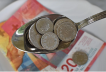 «Ανάσα» για 85.000 δανειολήπτες: Το σχέδιο για «κούρεμα» και ρύθμιση των δανείων σε ελβετικό φράγκο