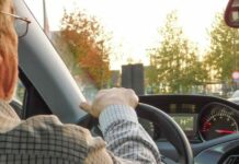 Έρχονται νέες αλλαγές στον ΚΟΚ: «Κόφτης» στις ανανεώσεις των διπλωμάτων στους ηλικιωμένους – Εκκίνηση μηχανής μόνο με κράνος