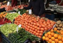 Λαϊκές Αγορές: Σε αναβρασμό οι παραγωγοί – Απειλούν με απεργίες